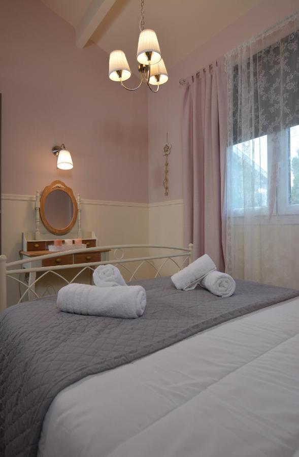 Olympia'S Apartments อาร์เตมีดา ภายนอก รูปภาพ