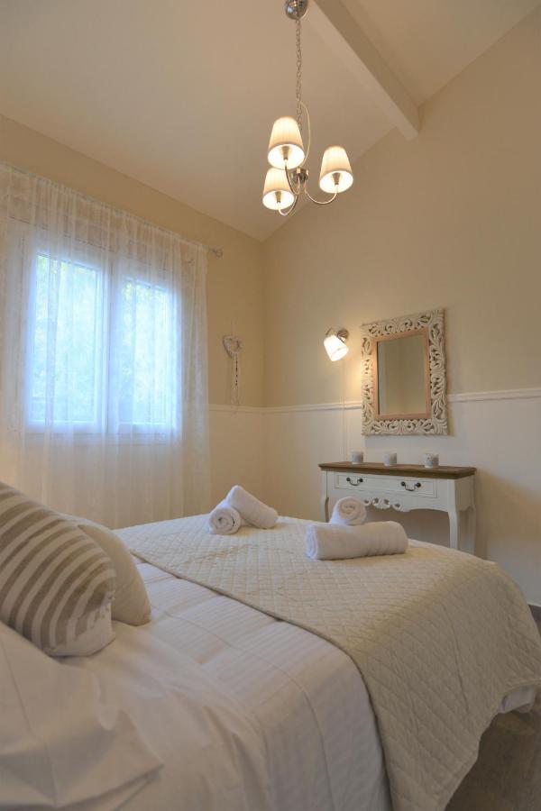 Olympia'S Apartments อาร์เตมีดา ภายนอก รูปภาพ